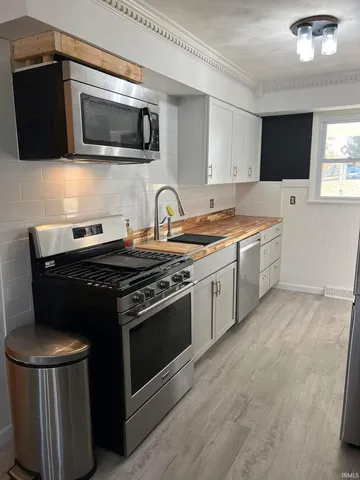 $249,900 | 2 Pin Oak Drive, Vincennes, IN 47591