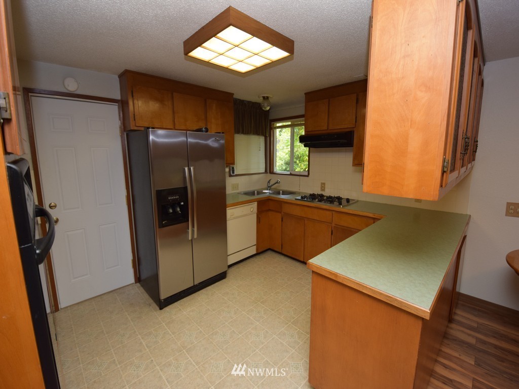 1324 Southeast Salmonberry Road Port Orchard, WA 98366 - Photo 12 of 25 Gallery Image 12