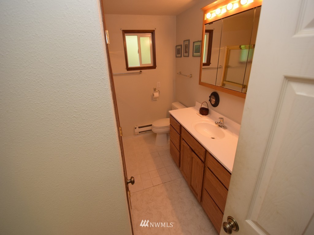 1324 Southeast Salmonberry Road Port Orchard, WA 98366 - Photo 14 of 25 Gallery Image 14
