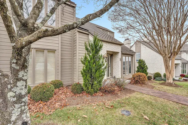 $385,000 | 4958 Hunting Hills Circle, Roanoke, VA 24018