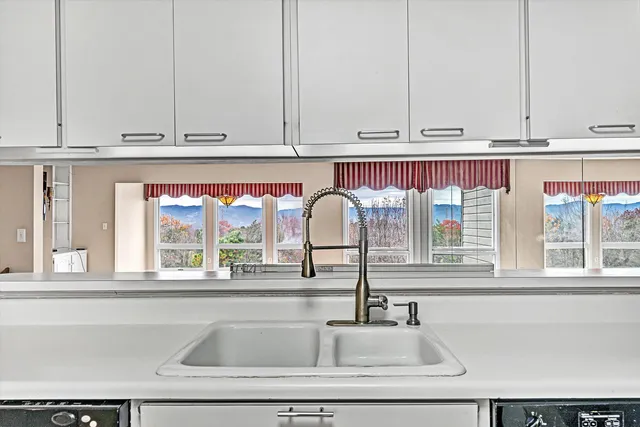 $385,000 | 4958 Hunting Hills Circle, Roanoke, VA 24018