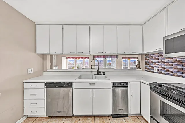 $385,000 | 4958 Hunting Hills Circle, Roanoke, VA 24018