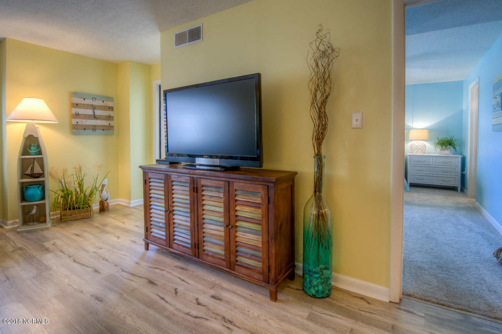 1505 Salter Path Road, Unit 223 Indian Beach, NC 28512 - Photo 20 of 47 Tastefully Furnished!