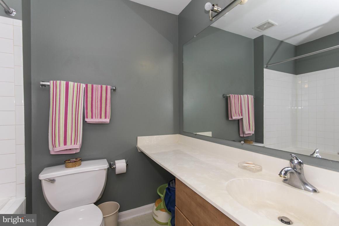 401 Chadford Road Baltimore, MD 21212 - Photo 18 of 24 Bath (Master)