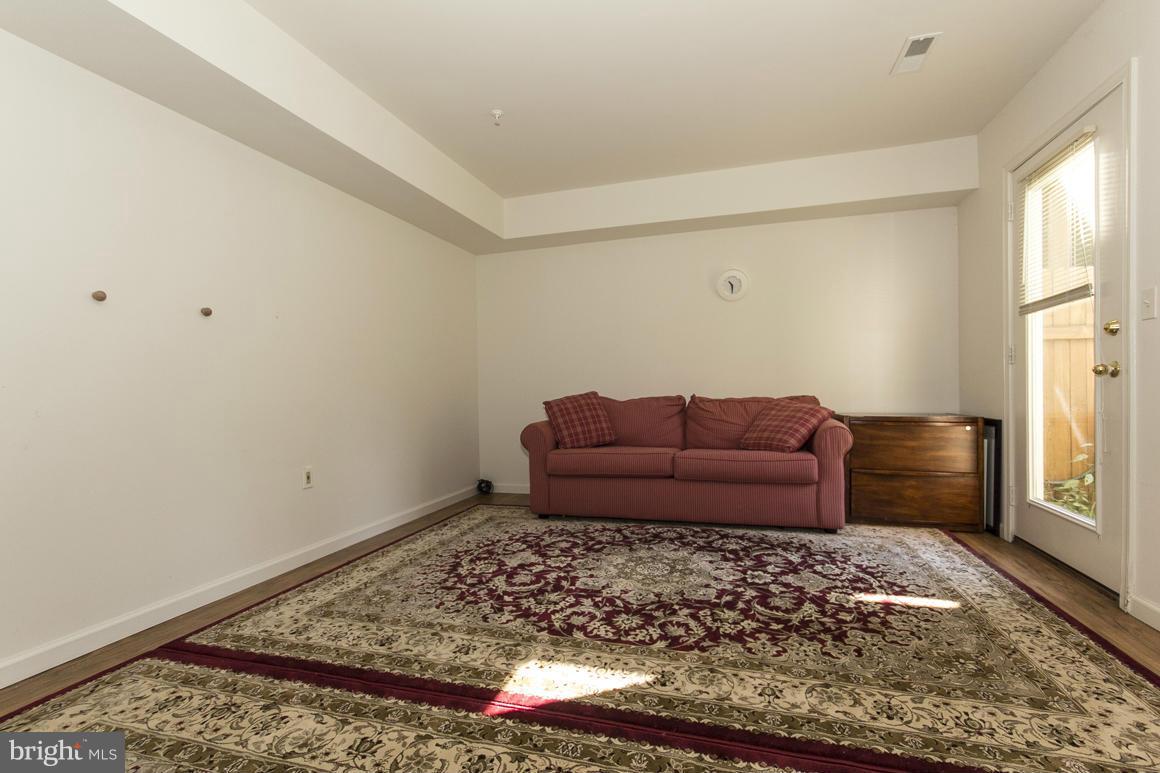 401 Chadford Road Baltimore, MD 21212 - Photo 4 of 24 Family Room