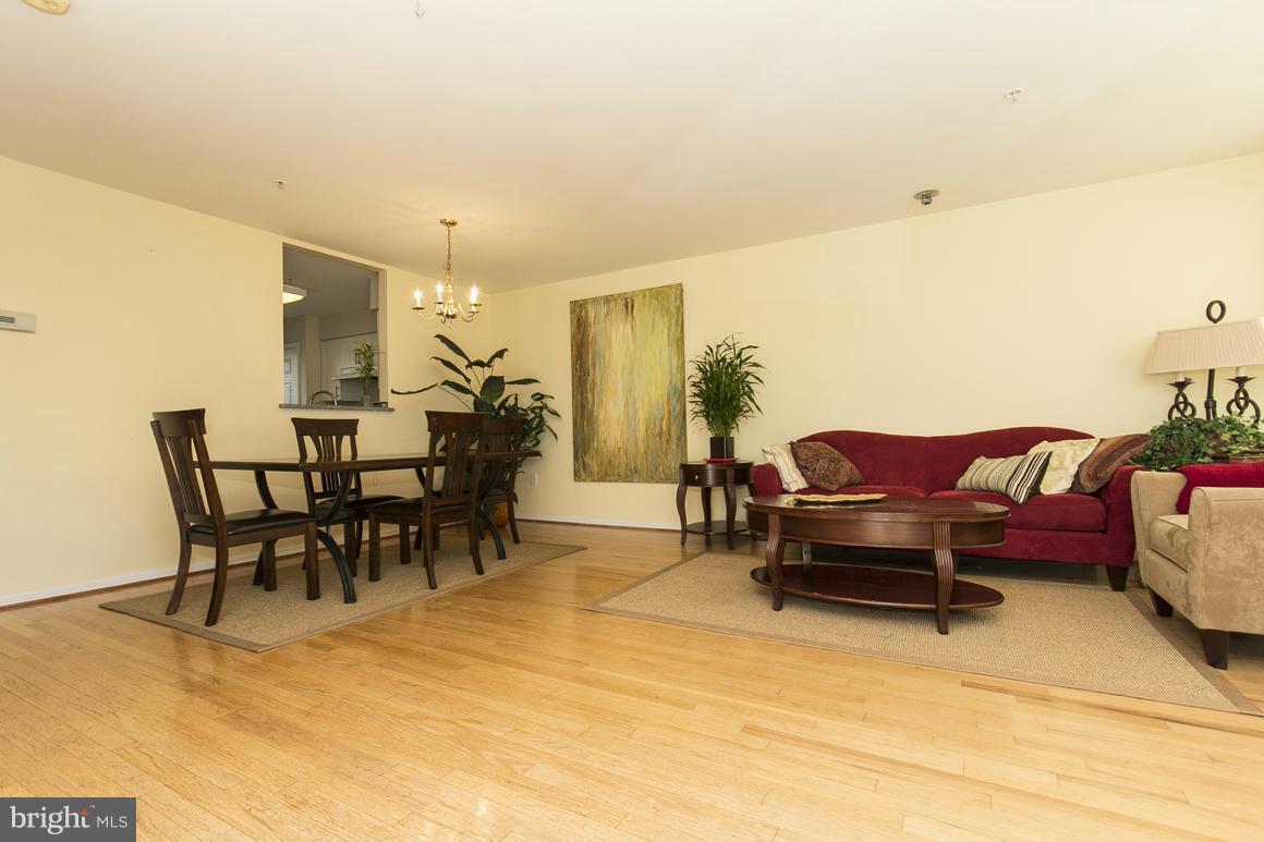 401 Chadford Road Baltimore, MD 21212 - Photo 7 of 24 Living & Dining Room