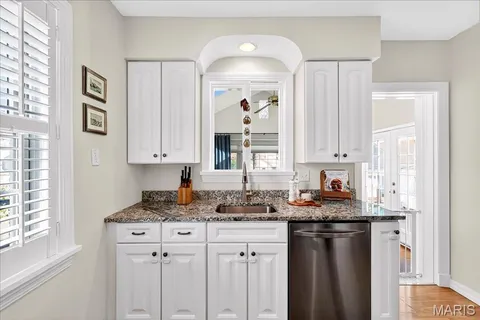 $499,900 | 262 Edwin Avenue, Glendale, MO 63122