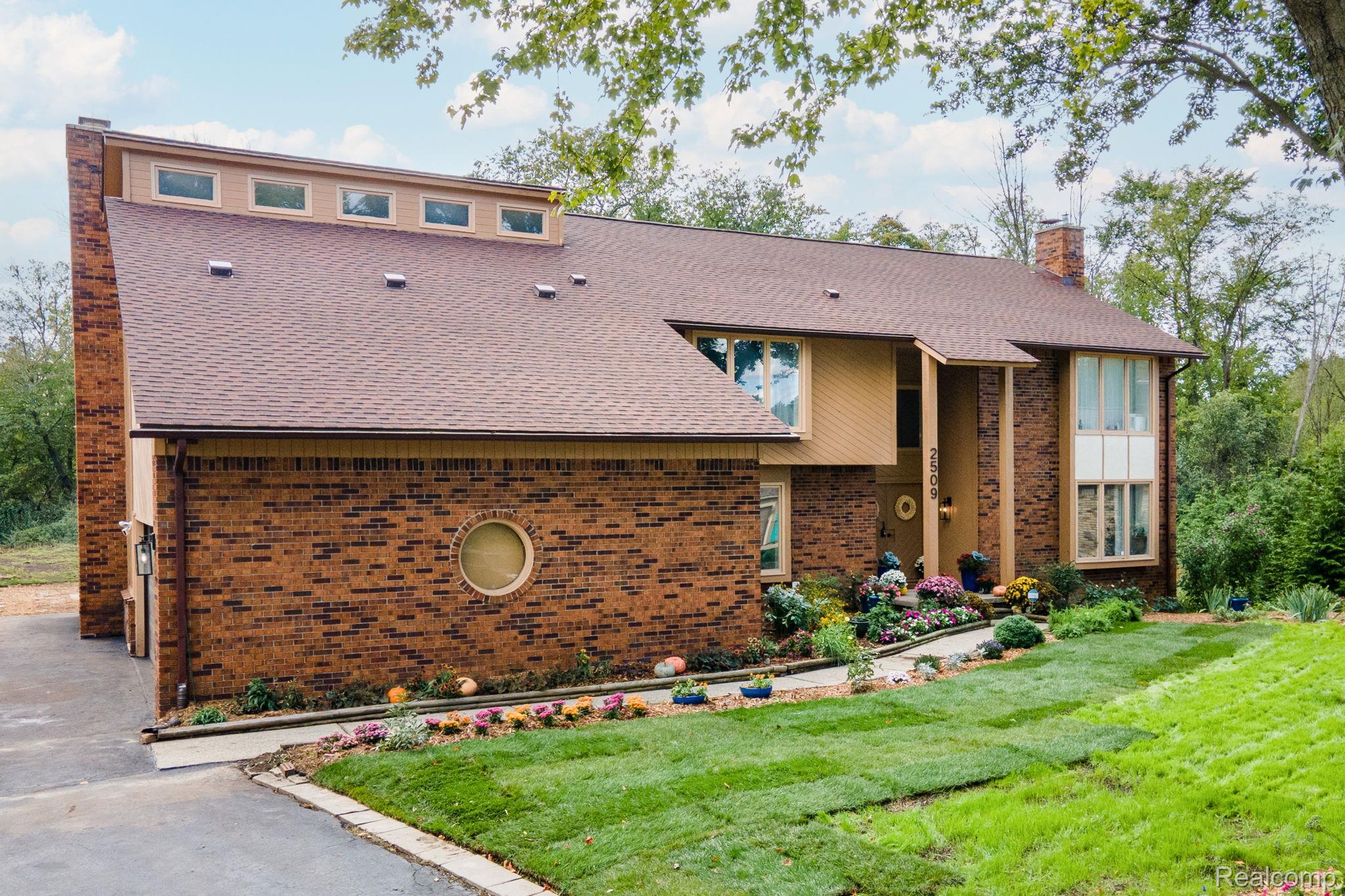 2509 Munster Road Rochester, MI 48309 - Photo 2 of 44 2-web-or-mls-2509 Munster Rd-2.jpg