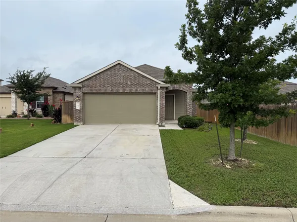 $1,700 | 100 Granville Court, Jarrell, TX 76537