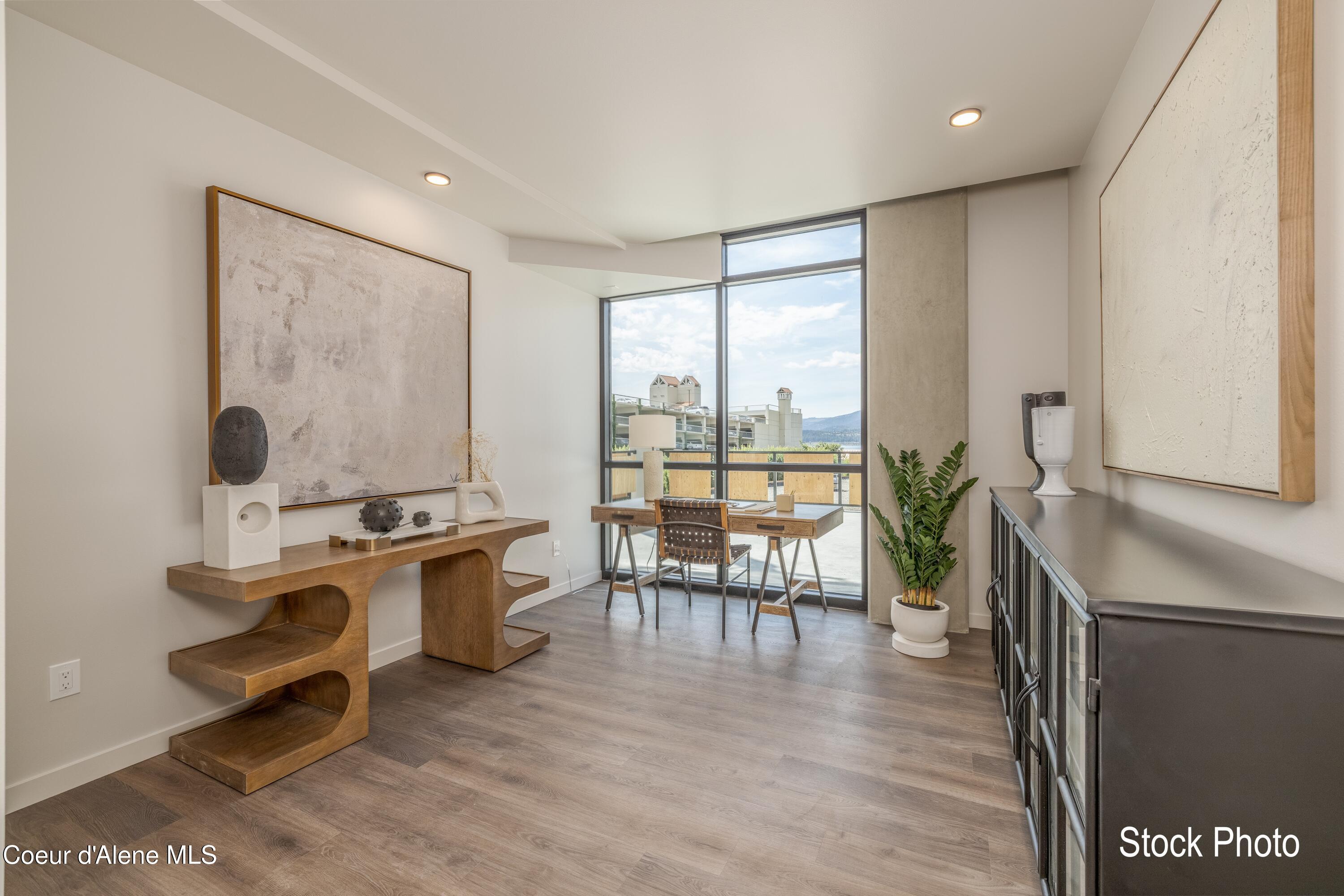 116 South 3rd Street, Unit 1503 Coeur D'Alene, ID 83814 - Photo 22 of 44 20 Guest Bedroom Unit 401 Stock Photo