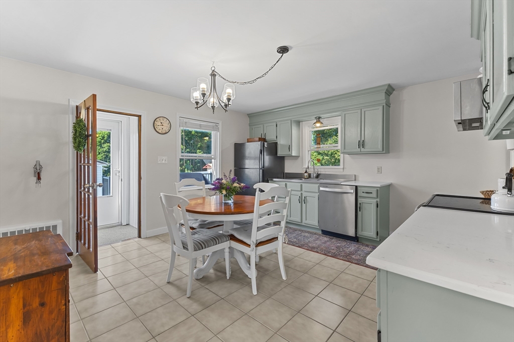 7 Simond Street Auburn, MA 01501 - Photo 7 of 25 Gallery Image 7