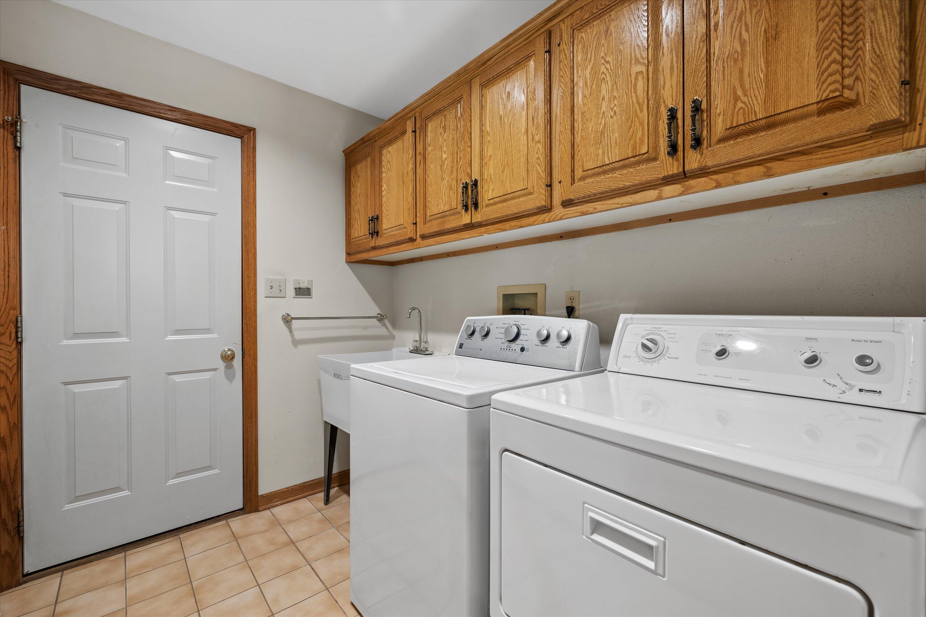 10845 North Wauwatosa Road Mequon, WI 53097 - Photo 26 of 51 Laundry Room