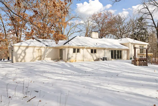 $950,000 | 23 Evergreen Road, North Oaks, MN 55127