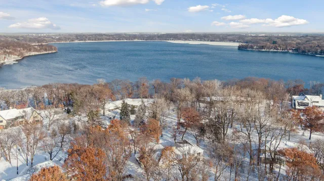 $950,000 | 23 Evergreen Road, North Oaks, MN 55127