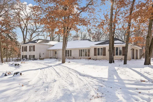 $950,000 | 23 Evergreen Road, North Oaks, MN 55127