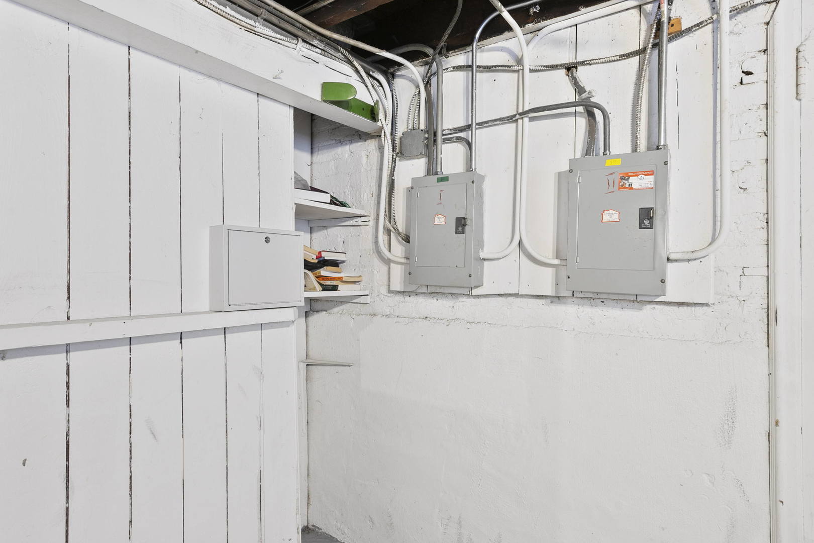 6133 West Rosedale Avenue Chicago, IL 60646 - Photo 3 of 11