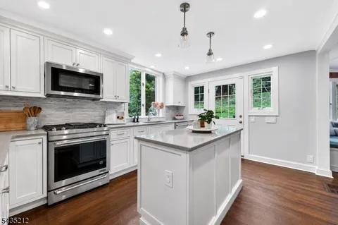 $1,199,000 | 15 Afterglow Avenue, Verona, NJ 07044