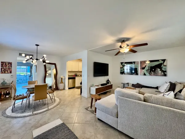 $1,600 | 530 Normandy Lane, Delray Beach, FL 33484