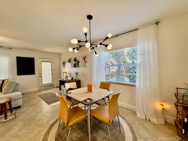 $1,600 | 530 Normandy Lane, Delray Beach, FL 33484