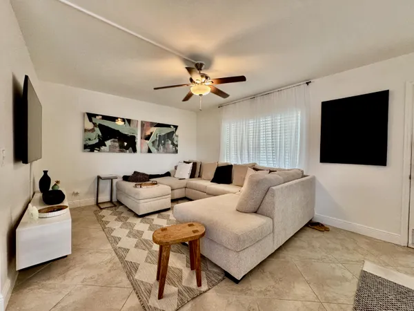 $1,600 | 530 Normandy Lane, Delray Beach, FL 33484