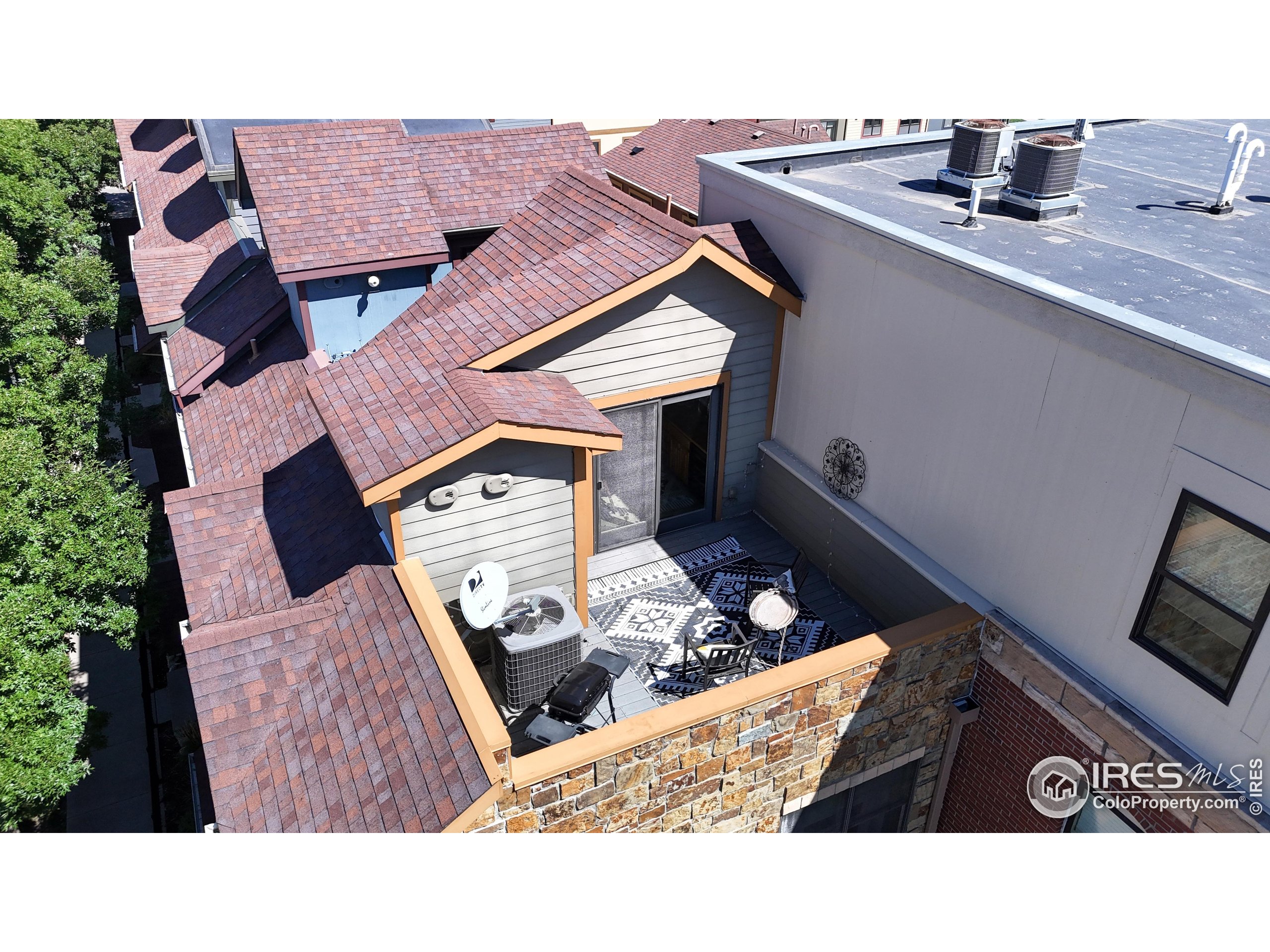 214 Willow Street, Unit 1 Fort Collins, CO 80524 - Photo 33 of 48 a black and white photo of a living room
