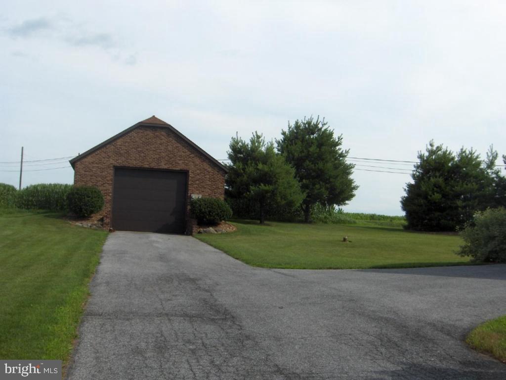 2000 Creek Hill Road Lancaster, PA 17601 - Photo 5 of 11 Gallery Image 5