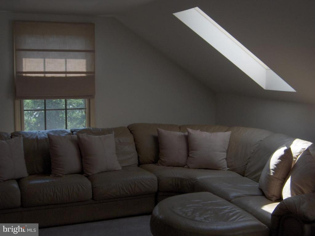 2000 Creek Hill Road Lancaster, PA 17601 - Photo 10 of 11 Gallery Image 10