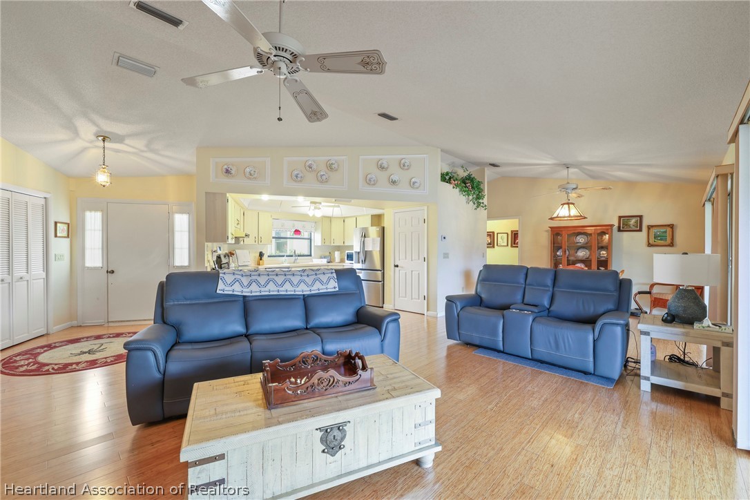 109 Citrus Road Northeast Lake Placid, FL 33852 - Photo 6 of 28