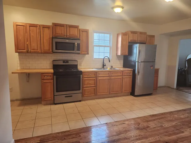 $2,000 | 120 Easton Avenue, Waterbury, CT 06704