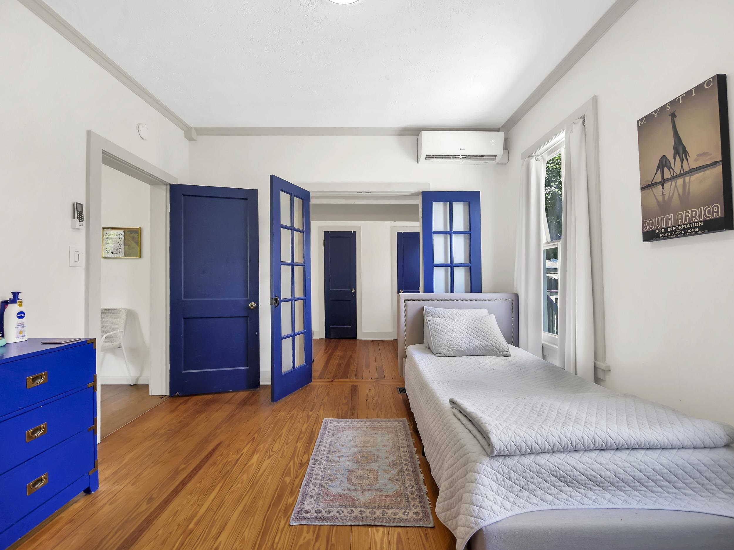 8 Davis Street St. Augustine, FL 32084 - Photo 18 of 36 a living room with furniture and walk in closet