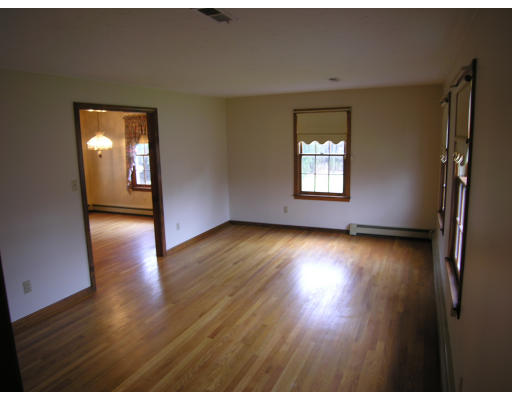10 Wight Farm Road Natick, MA 01760 - Photo 5 of 6 Gallery Image 5