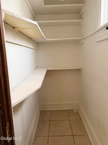 $1,600 | 90 Woodlawn Avenue, Unit 2, Albany, NY 12208