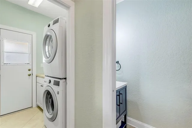 $735,000 | 330 Country Cir Drive East, Port Orange, FL 32128