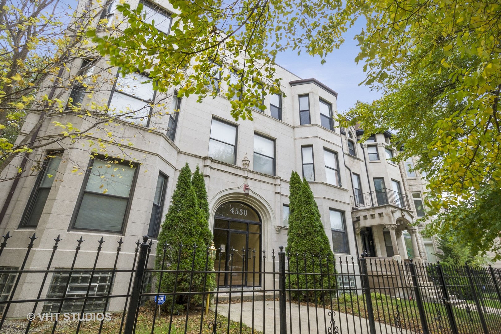 4530 South Prairie Avenue, Unit 1N Chicago, IL 60653 - Photo 1 of 11 front view of a house