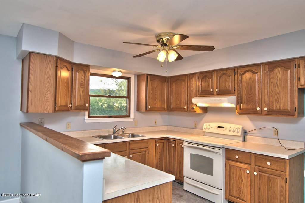 430 Sabol Road Stroudsburg, PA 18360 - Photo 9 of 45 Kitchen