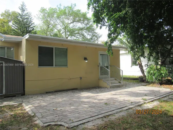 $3,400 | 4245 Southwest 7th Street, Miami, FL 33134