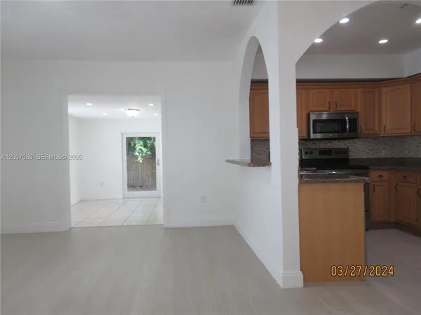 $3,400 | 4245 Southwest 7th Street, Miami, FL 33134