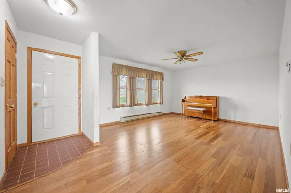 $250,000 | 816 North Stone School Road, Trivoli, IL 61569