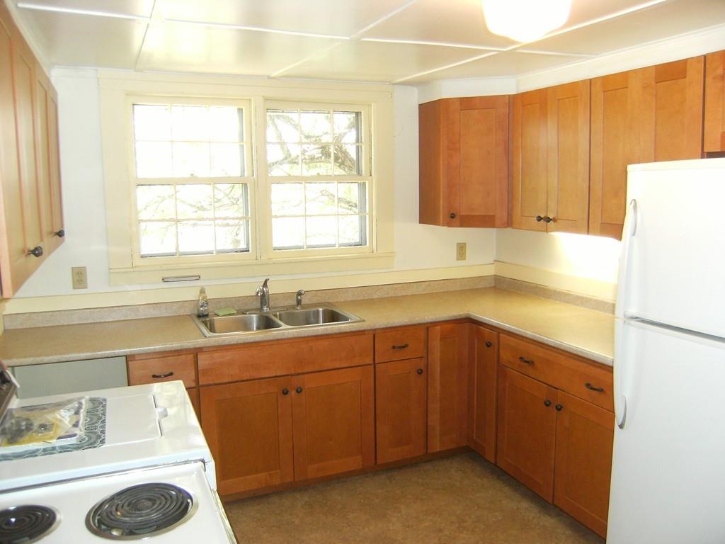 19 Pontoosic Road Westfield, MA 01085 - Photo 4 of 30 Gallery Image 4