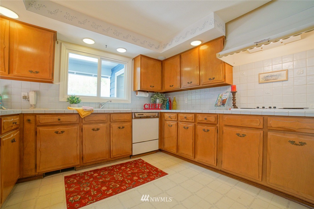 16407 Sylvester Road Southwest Burien, WA 98166 - Photo 21 of 25 Gallery Image 21