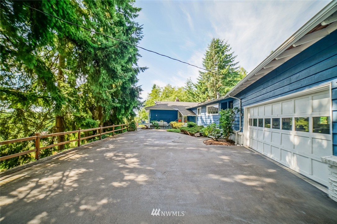 16407 Sylvester Road Southwest Burien, WA 98166 - Photo 5 of 25 Gallery Image 5
