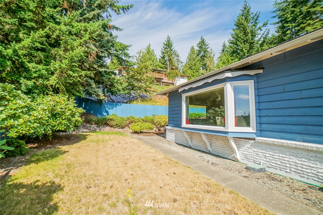 16407 Sylvester Road Southwest Burien, WA 98166 - Photo 6 of 25 Gallery Image 6