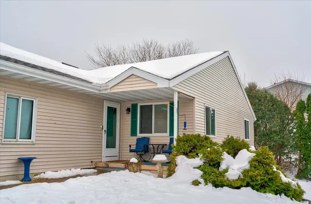 $339,900 | 711 Kensington Square, Stoughton, WI 53589