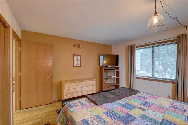 $339,900 | 711 Kensington Square, Stoughton, WI 53589