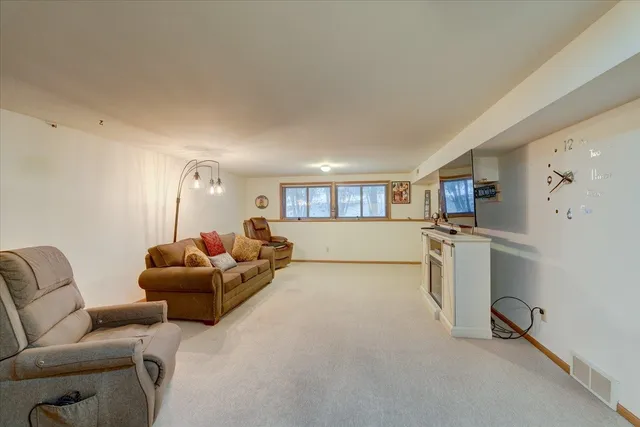 $339,900 | 711 Kensington Square, Stoughton, WI 53589