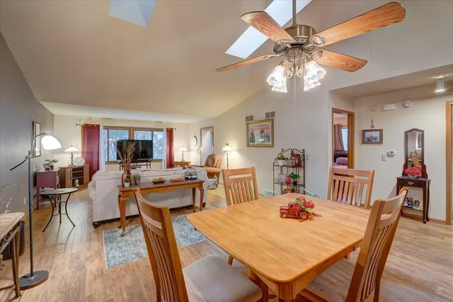 $339,900 | 711 Kensington Square, Stoughton, WI 53589