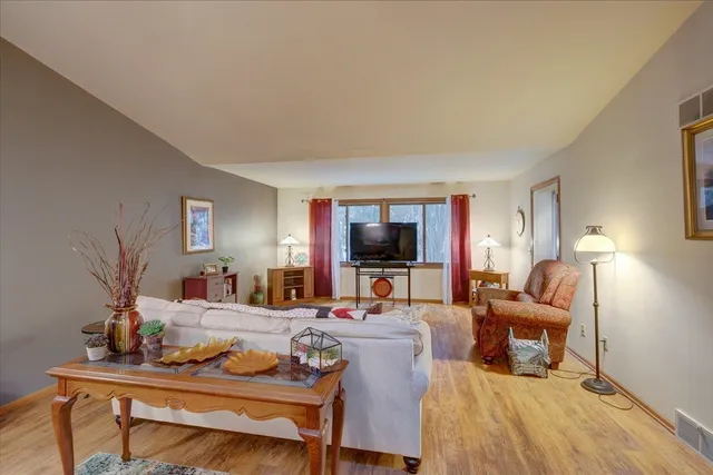 $339,900 | 711 Kensington Square, Stoughton, WI 53589