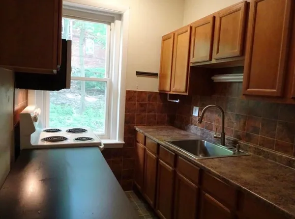 $2,375 | 15 University, Unit 22, Brookline, MA 02445