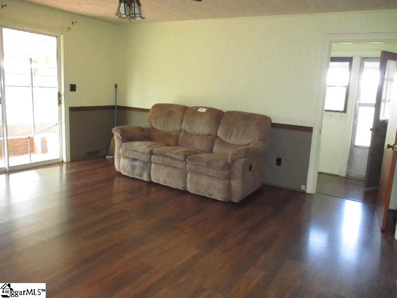 1761 Bellview Church Road Laurens, SC 29360 - Photo 11 of 19 Gallery Image 11