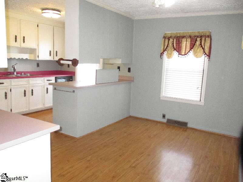 1761 Bellview Church Road Laurens, SC 29360 - Photo 4 of 19 Gallery Image 4